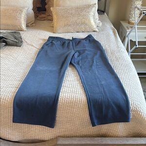 Soft stream Lululemon sweatpants